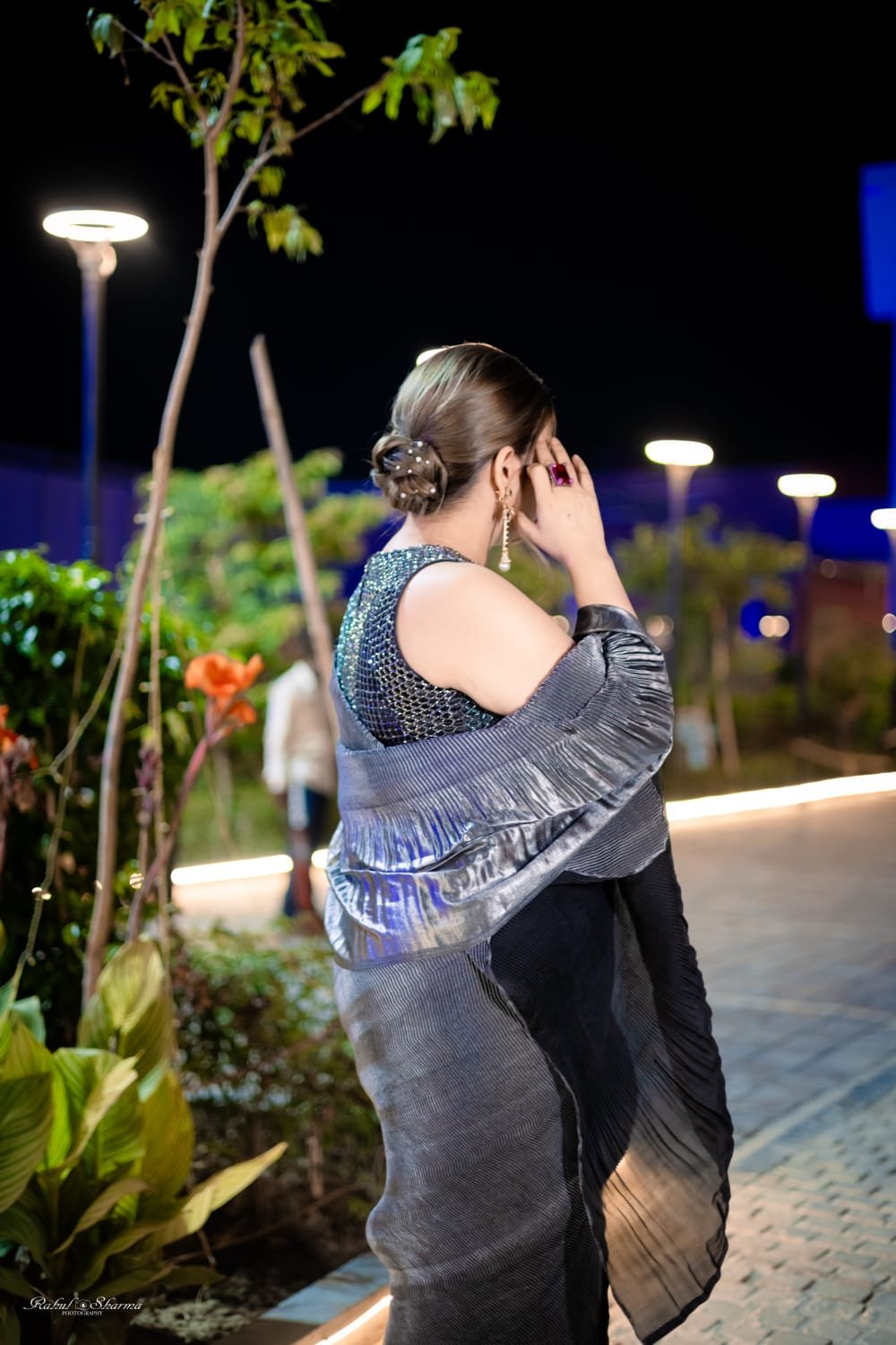 Hena Mohi — Artistic Back Profile