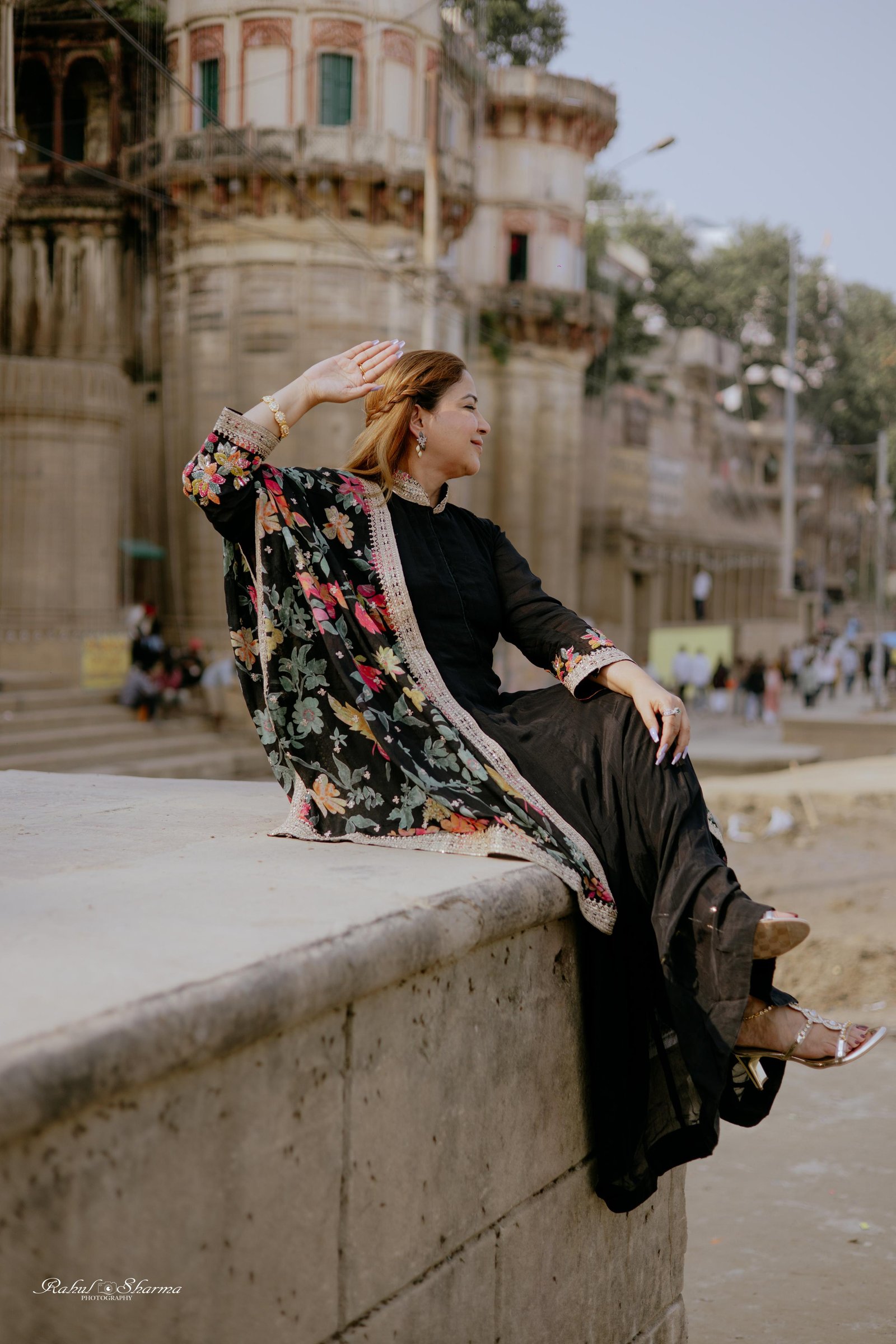 Hena Mohi — Sacred Ghats of Varanasi
