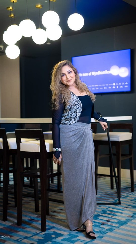Hena Mohi — High Fashion Influence